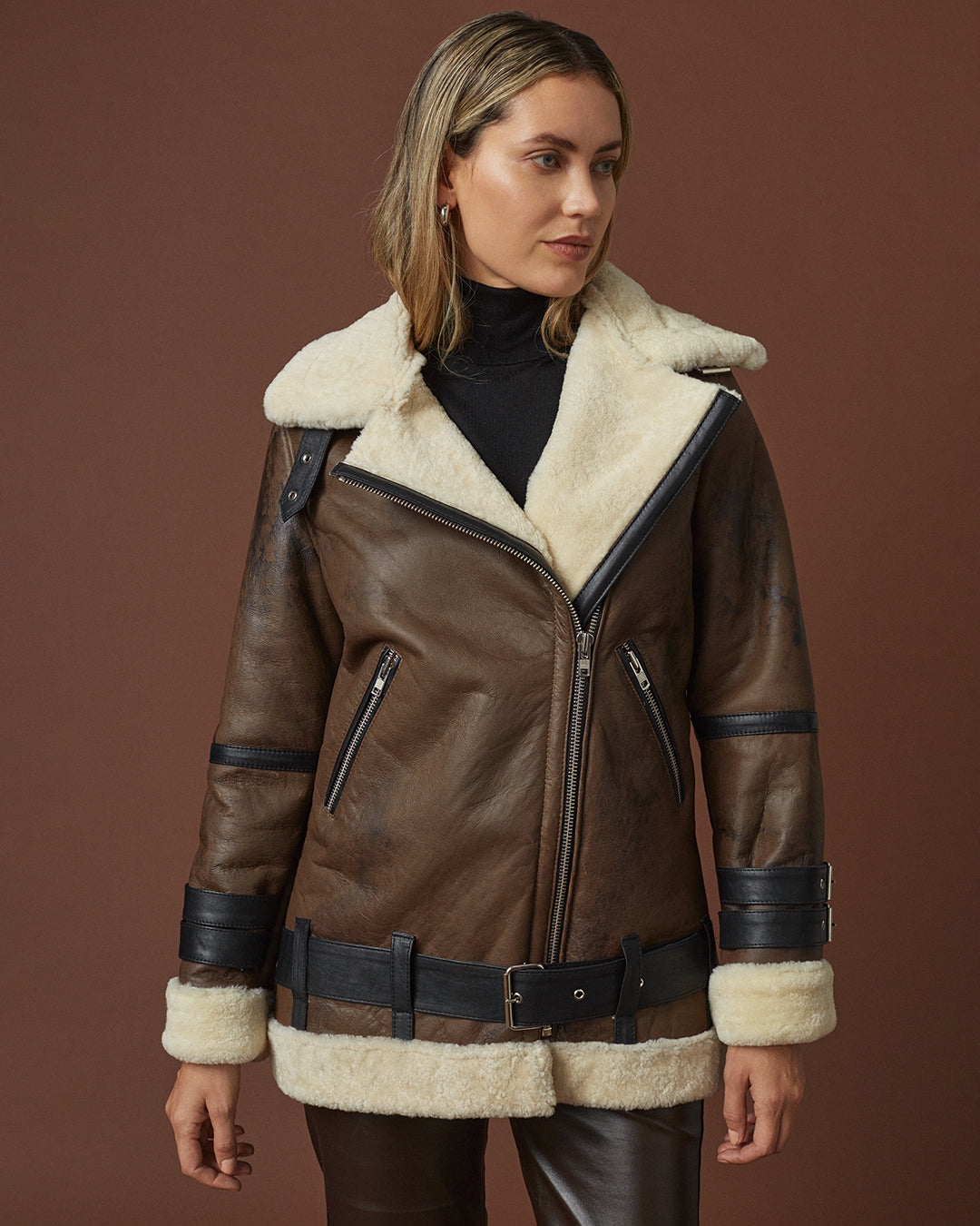 Campera Naomi Marrón Jaspeada/Crudo