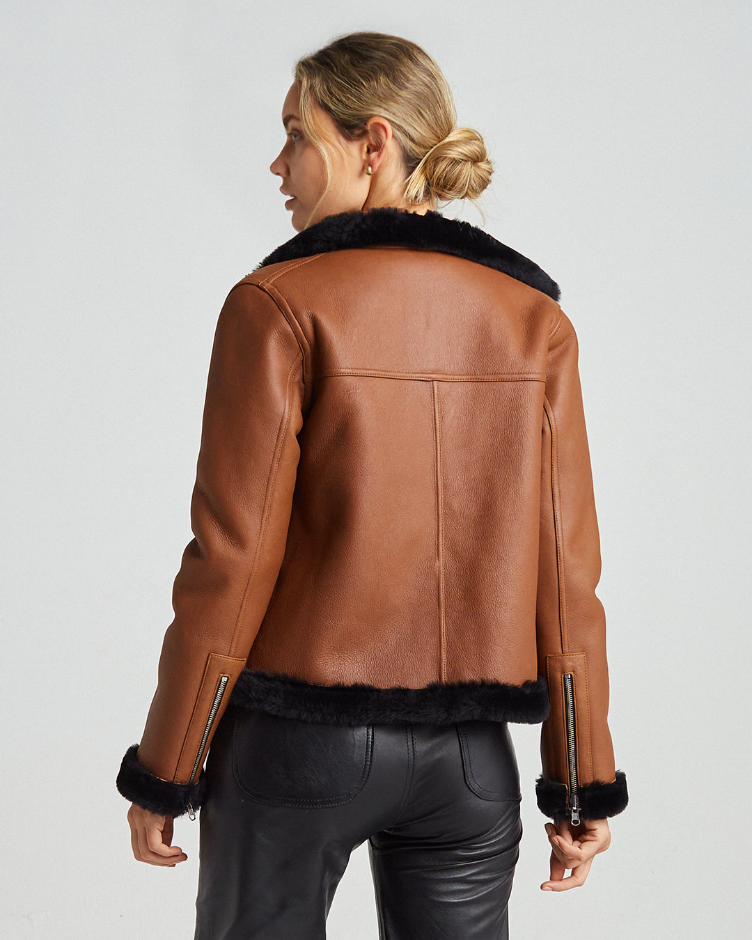 Campera Scarlett Reversible Suela/Negro (SALE)
