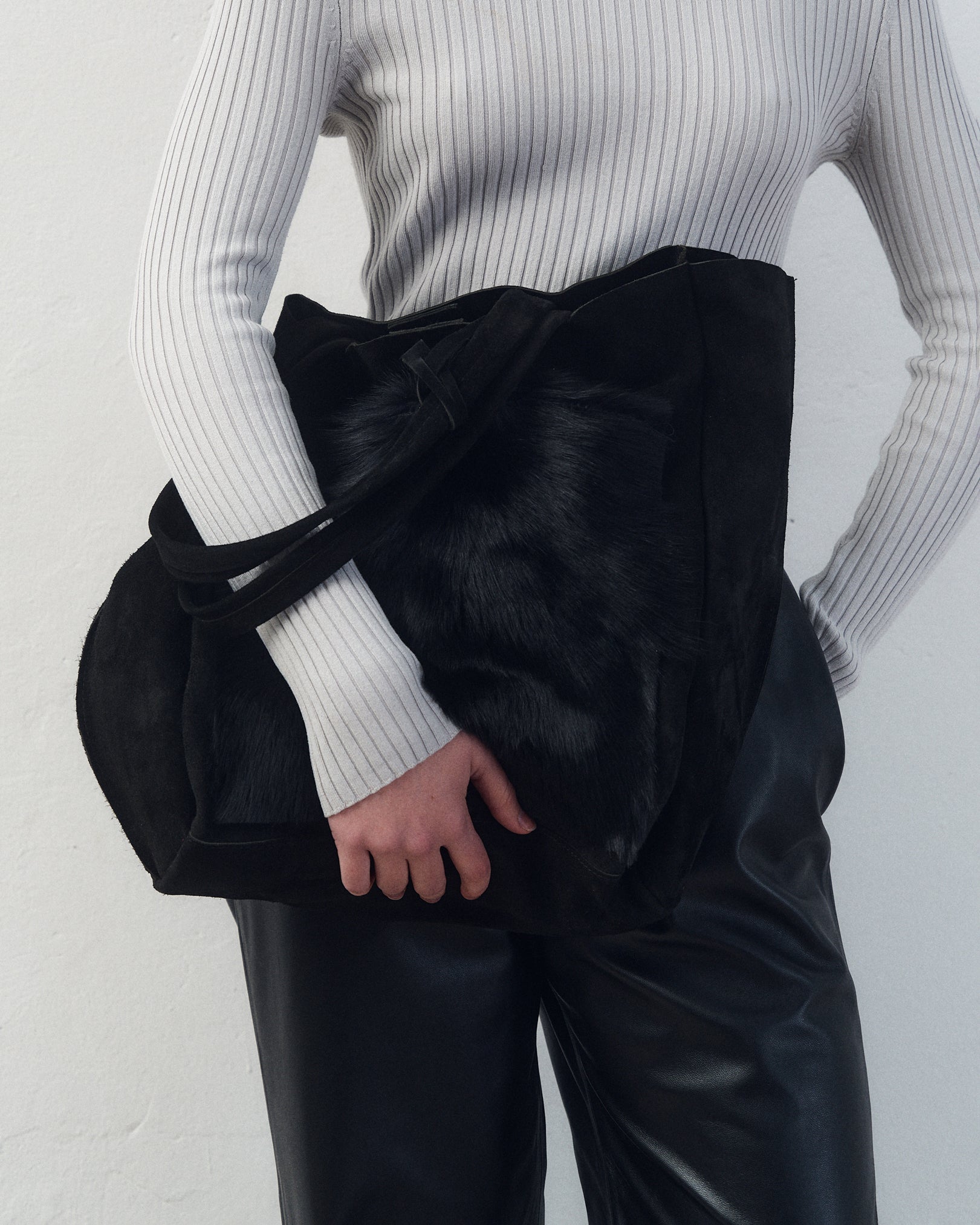 Tote Bag Elisa Gamuza Negra/Negro LIMITED EDITION
